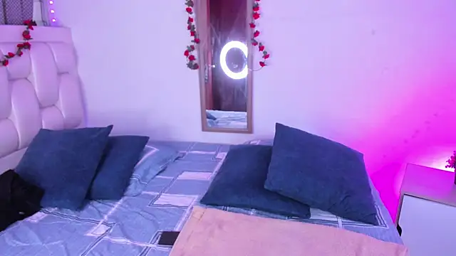 Laaura-Velez online show from February 14, 2026, 3:20 pm