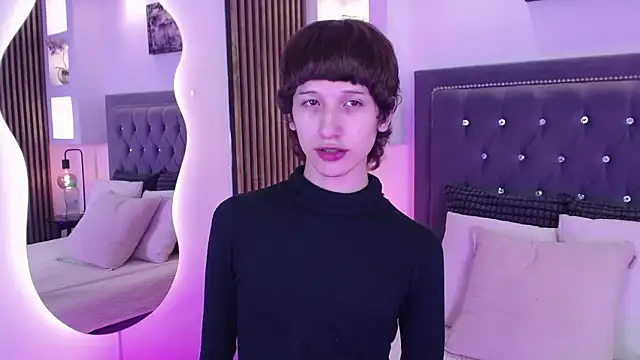 Emo Boy  online show from April 28, 2026, 8:36 pm