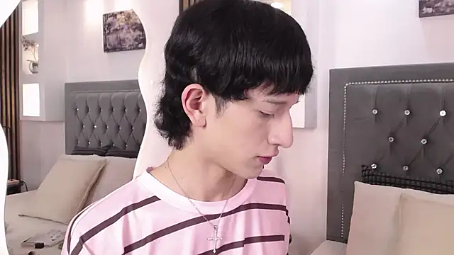 Emo Boy  online show from June 6, 2026, 8:13 pm