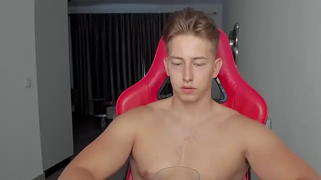 Snapshot of find0m_master chatting on October 19, 2025, 6:08 pm find0m master online show from October 19, 2025, 6:08 pm