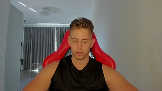 Snapshot of find0m_master chatting on October 29, 2025, 4:20 pm find0m master online show from October 29, 2025, 4:20 pm