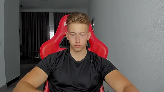 Snapshot of find0m_master chatting on November 1, 2025, 5:48 pm find0m master online show from November 1, 2025, 5:48 pm