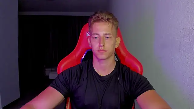 Snapshot of find0m_master chatting on November 9, 2025, 7:34 pm find0m master online show from November 9, 2025, 7:34 pm