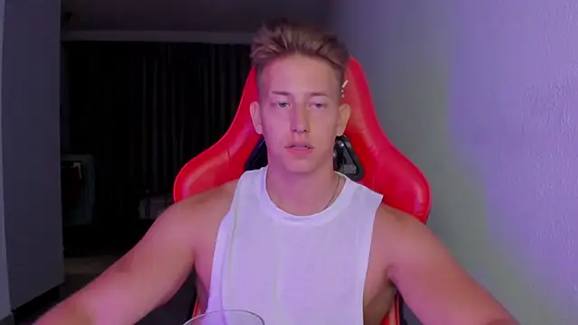 Snapshot of find0m_master chatting on November 25, 2025, 7:25 pm find0m master online show from November 25, 2025, 7:25 pm