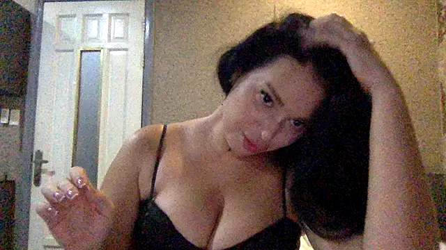 Fayronna online show from March 8, 2026, 6:34 pm