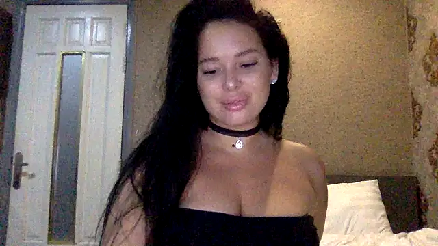 Fayronna online show from March 13, 2026, 8:37 pm