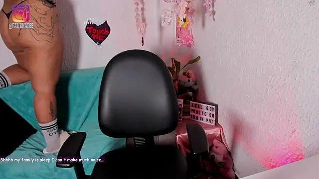 Emilycollei online show from February 10, 2026, 3:10 am