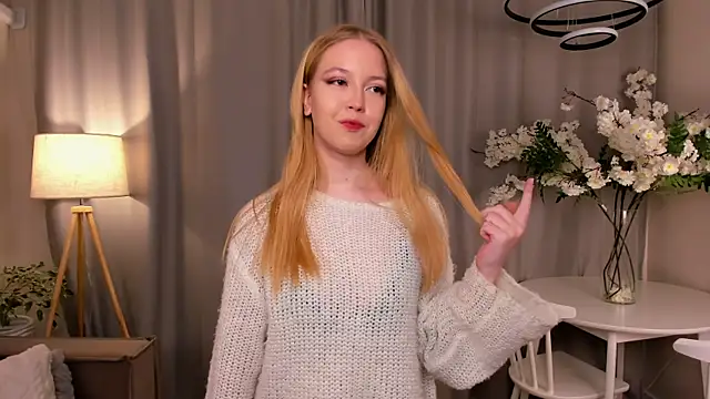 Snapshot of TinaStevenson chatting on October 19, 2025, 9:48 pm TinaStevenson online show from October 19, 2025, 9:48 pm