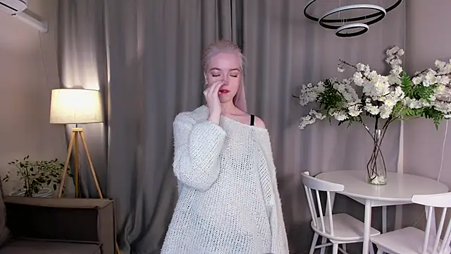 Snapshot of TinaStevenson chatting on October 21, 2025, 9:37 pm TinaStevenson online show from October 21, 2025, 9:37 pm