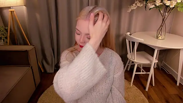 Snapshot of TinaStevenson chatting on November 3, 2025, 9:38 pm TinaStevenson online show from November 3, 2025, 9:38 pm