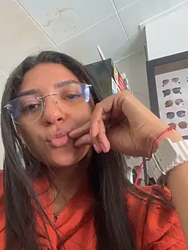 Snapshot of oralin chatting on November 19, 2025, 1:44 pm oralin online show from November 19, 2025, 1:44 pm