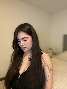 Snapshot of Isabella_LaRue chatting on March 24, 2026, 11:10 pm Isabella LaRue online show from March 24, 2026, 11:10 pm