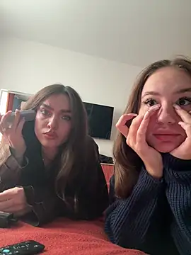 Snapshot of MayaGlow chatting on October 18, 2025, 5:21 am MayaGlow online show from October 18, 2025, 5:21 am