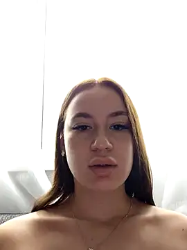 Snapshot of MayaGlow chatting on November 10, 2025, 6:01 am MayaGlow online show from November 10, 2025, 6:01 am