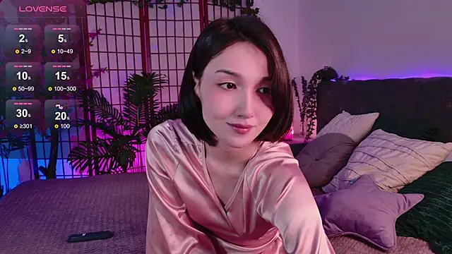 Snapshot of GentleMusee chatting on November 17, 2025, 8:14 pm GentleMusee online show from November 17, 2025, 8:14 pm