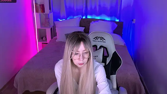 sofiisun online show from October 19, 2025, 2:12 am