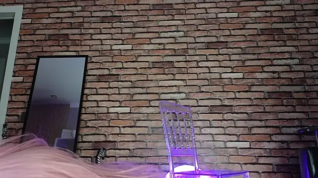 Snapshot of saya_li1 chatting on October 24, 2025, 6:37 pm saya li1 online show from October 24, 2025, 6:37 pm