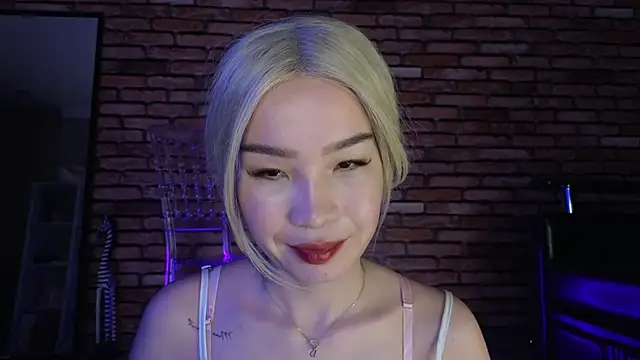 Snapshot of saya_li1 chatting on November 10, 2025, 7:46 pm saya li1 online show from November 10, 2025, 7:46 pm