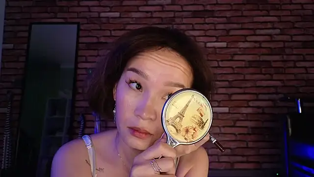 Snapshot of saya_li1 chatting on November 12, 2025, 9:47 pm saya li1 online show from November 12, 2025, 9:47 pm