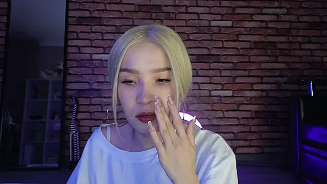 Snapshot of saya_li1 chatting on November 20, 2025, 10:31 pm saya li1 online show from November 20, 2025, 10:31 pm