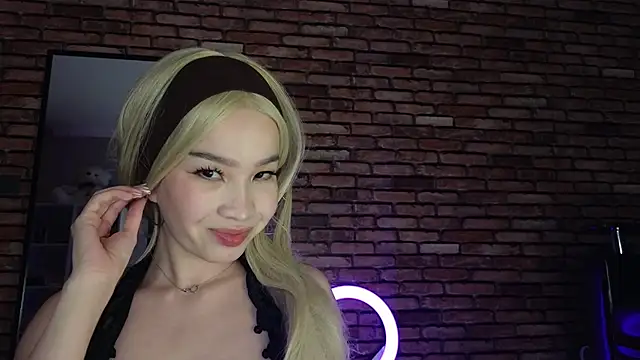 Snapshot of saya_li1 chatting on December 5, 2025, 4:32 am saya li1 online show from December 5, 2025, 4:32 am