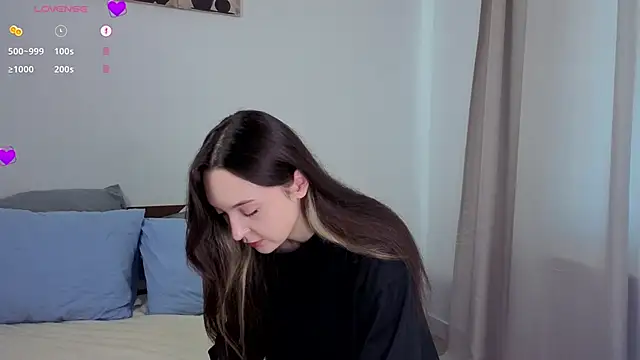 Snapshot of SylviaHamilton chatting on October 18, 2025, 7:20 am SylviaHamilton online show from October 18, 2025, 7:20 am