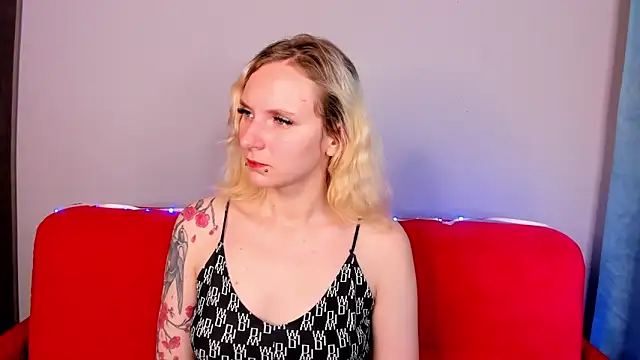 LikiLips online show from October 15, 2025, 1:50 am