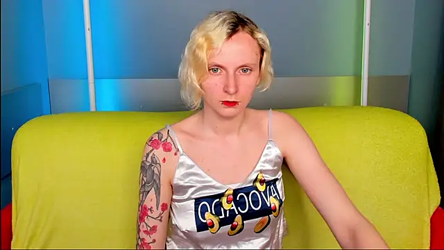 LikiLips online show from May 8, 2026, 8:08 am