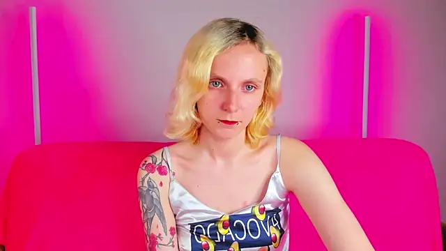 LikiLips online show from May 21, 2026, 1:01 am
