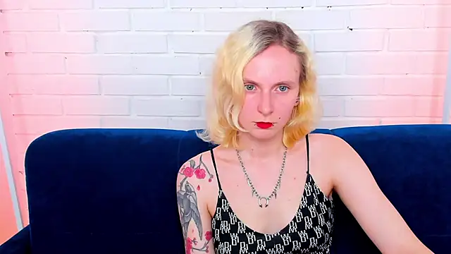 LikiLips online show from May 28, 2026, 9:28 am