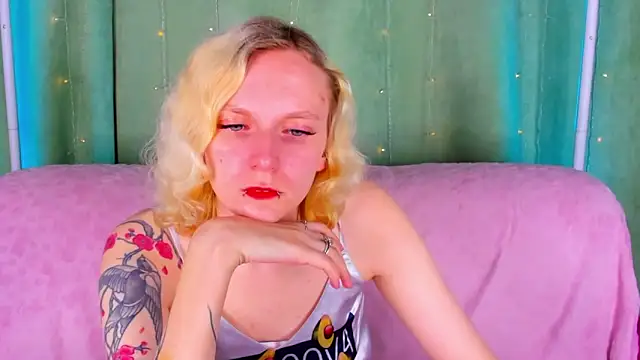 LikiLips online show from June 1, 2026, 1:07 am