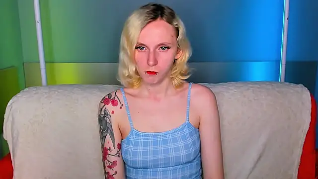 LikiLips online show from June 4, 2026, 1:11 am