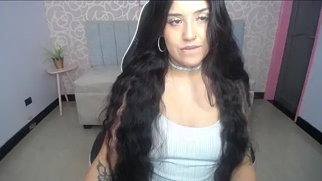 Snapshot of ailyn_ch1 chatting on October 25, 2025, 4:57 pm ailyn ch1 online show from October 25, 2025, 4:57 pm