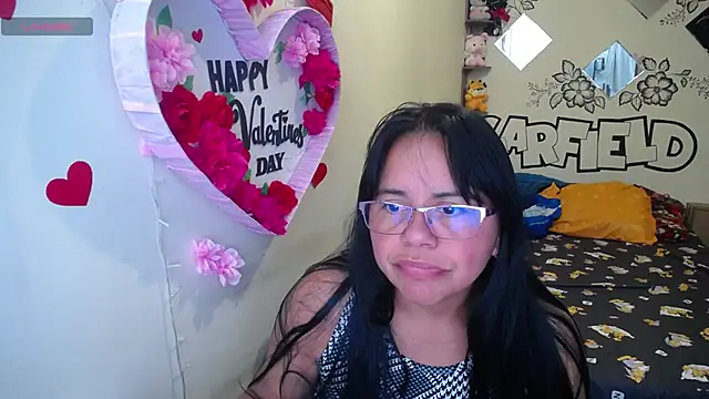 Miss  kendra  online show from May 19, 2026, 1:06 pm