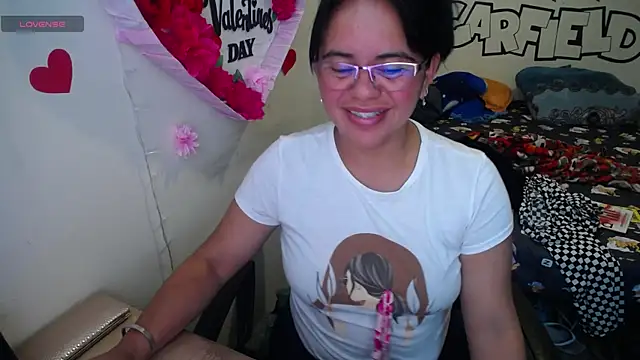Miss  kendra  online show from June 17, 2026, 1:56 pm