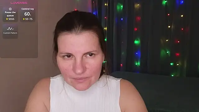 Snapshot of Mirabelle_Velvet chatting on November 23, 2025, 5:24 pm Mirabelle Velvet online show from November 23, 2025, 5:24 pm
