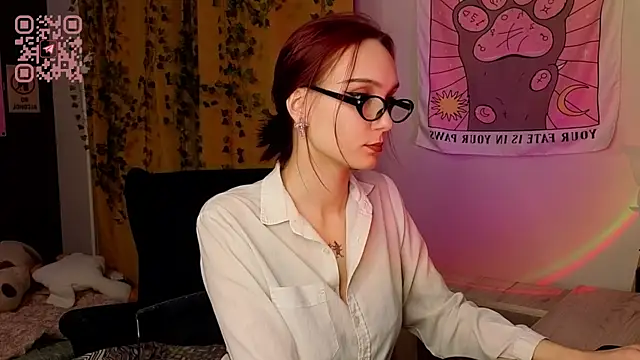 Snapshot of Aurisinst chatting on November 8, 2025, 3:34 pm Aurisinst online show from November 8, 2025, 3:34 pm