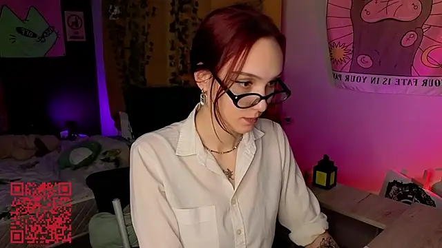 Snapshot of Aurisinst chatting on December 5, 2025, 4:14 pm Aurisinst online show from December 5, 2025, 4:14 pm