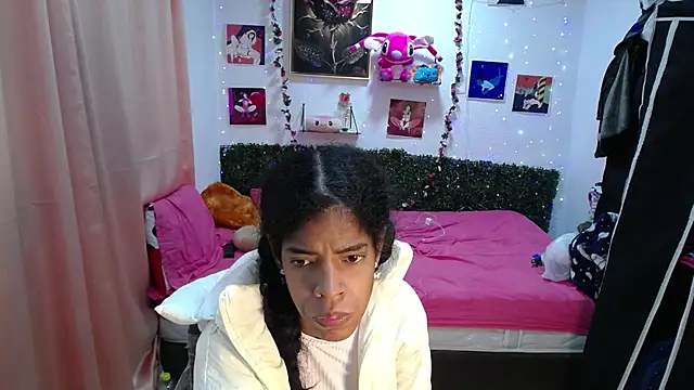 thianahorny online show from April 22, 2026, 12:50 pm