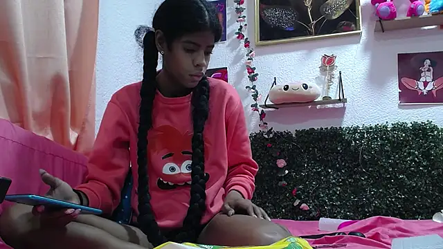 thianahorny online show from April 24, 2026, 1:24 pm