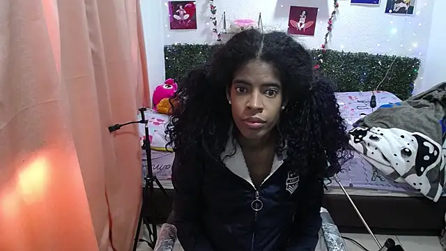 Snapshot of thianahorny chatting on May 19, 2026, 12:55 pm thianahorny online show from May 19, 2026, 12:55 pm