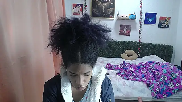 Snapshot of thianahorny chatting on June 20, 2026, 1:25 pm thianahorny online show from June 20, 2026, 1:25 pm