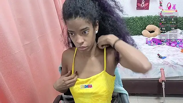 Snapshot of thianahorny chatting on June 23, 2026, 1:53 pm thianahorny online show from June 23, 2026, 1:53 pm