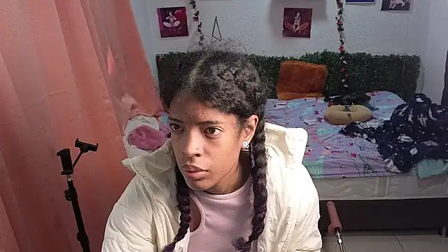 Snapshot of thianahorny chatting on July 6, 2026, 1:41 pm thianahorny online show from July 6, 2026, 1:41 pm