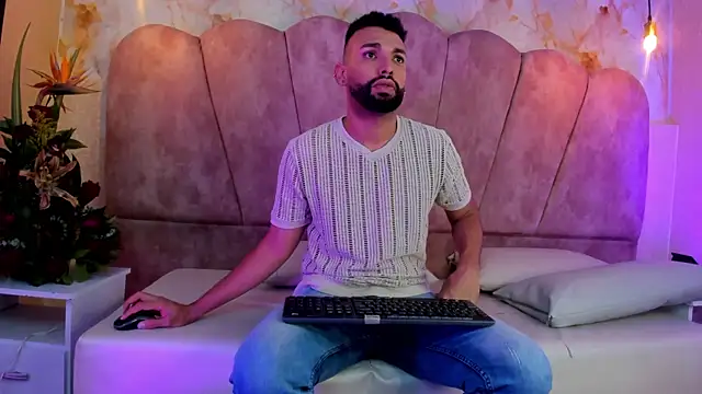 Snapshot of onlymen2025 chatting on October 8, 2025, 1:31 pm onlymen2025 online show from October 8, 2025, 1:31 pm