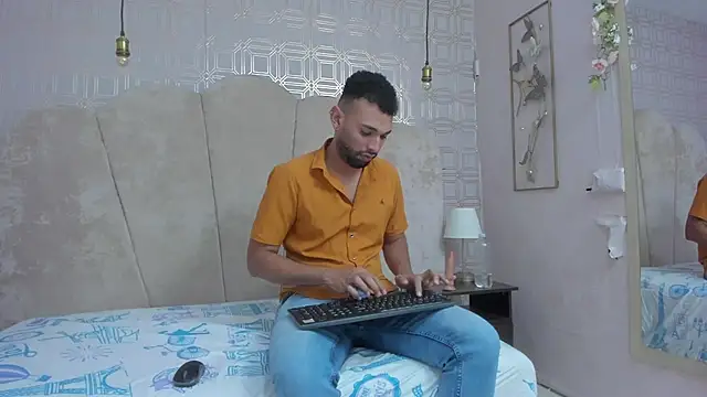 Snapshot of onlymen2025 chatting on October 20, 2025, 8:53 pm onlymen2025 online show from October 20, 2025, 8:53 pm