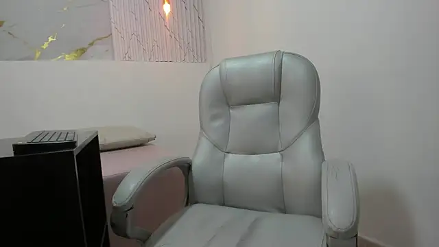 Snapshot of onlymen2025 chatting on November 24, 2025, 8:08 pm onlymen2025 online show from November 24, 2025, 8:08 pm