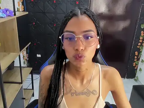 Snapshot of KarlaSlutSkinny__ chatting on May 6, 2026, 2:51 am KarlaSlutSkinny online show from May 6, 2026, 2:51 am