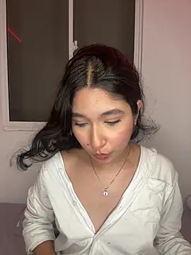 Snapshot of Ariasex_ chatting on October 10, 2025, 2:43 am Ariasex online show from October 10, 2025, 2:43 am