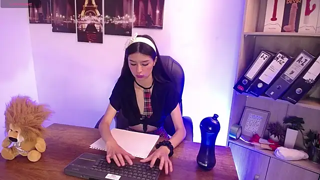 SweetRenata  online show from February 13, 2026, 12:01 pm